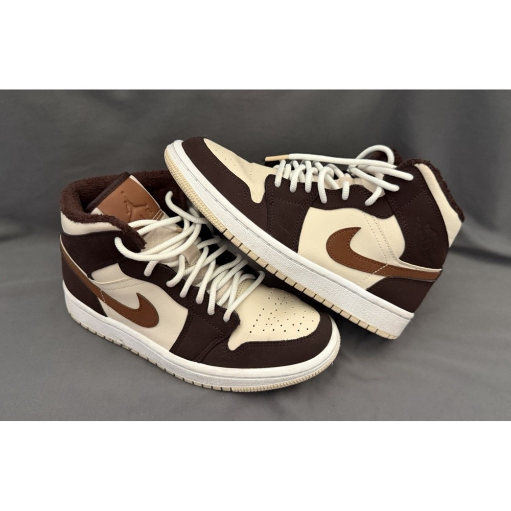 Jordan Air Jordan 1 Mid SE Womens Size 6 Cream Dark Chocolate Oatmeal Leather